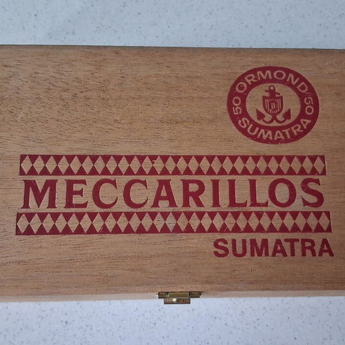 Meccarillos Sumatra wooden cigar box Ormond 50, collectible