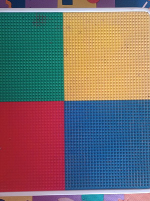 Τραπέζι Lego 52x52 εκατοστά μεταχειρισμένο