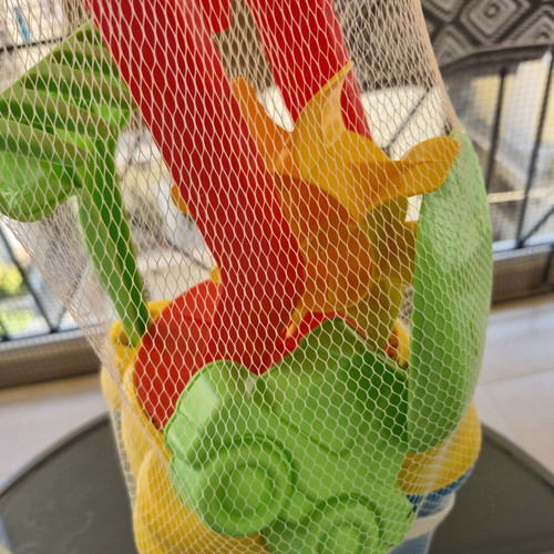 Beach Bucket Set like new with accessories