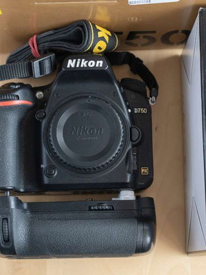 D750 17K/Grip/3 μπαταρίες/Remote control/πολλα extra