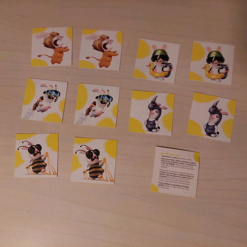 Rabbits card game like new