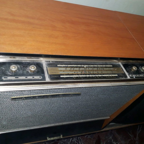 Pick Up Television like new from Australia