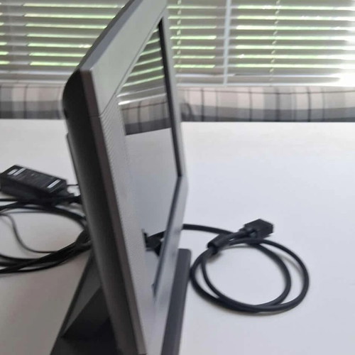 Proview EM-150 TFT 568 15 Inch LCD Monitor like new with speakers