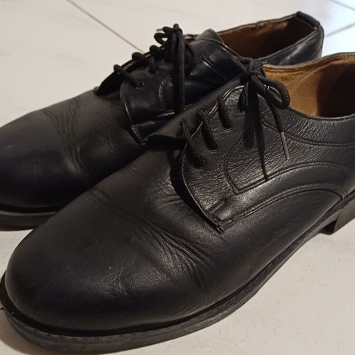 E.S. shoes like new, size 43