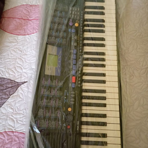 Yamaha keyboard like new