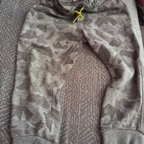 Molleton sweatpants for boy size 3-4 like new
