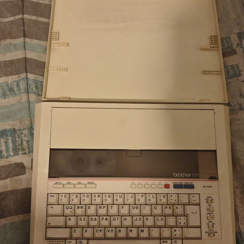 Brother EP-150 vintage ηλεκτρονική γραφομηχανή με ελληνικό πληκτρολόγιο