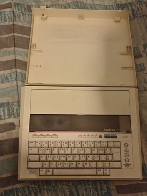 Brother EP-150 vintage ηλεκτρονική γραφομηχανή με ελληνικό πληκτρολόγιο