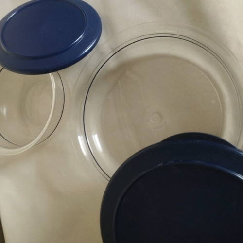 Tupperware set of 5 containers like new