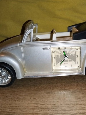 Beetle alarm clock used with AA batteries