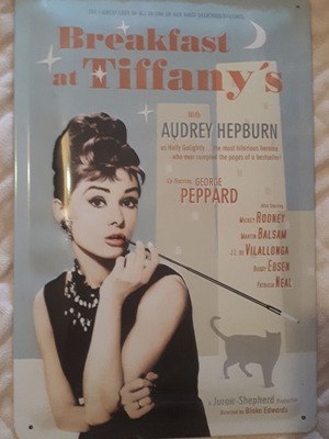 Breakfast at Tiffany's Nostalgic Art sign like new, 20×30