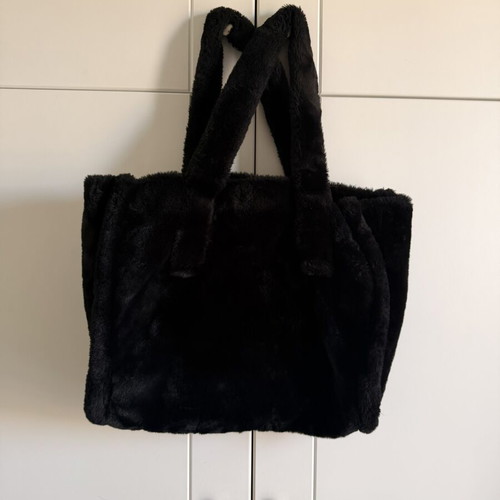 Esiot black fur shoulder bag like new
