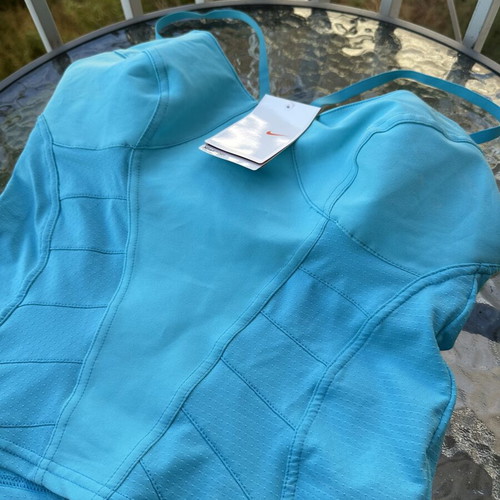 Nike top new, fits size M, blue
