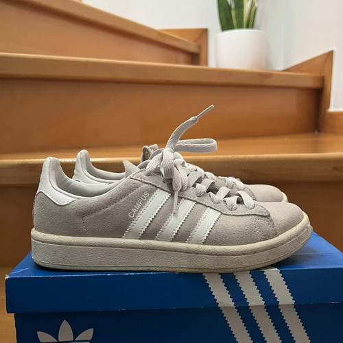Adidas Campus women's beige suede athletic shoes like new, size 36 2/3