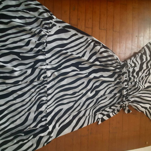 Dress L with soft fabric and belt, white