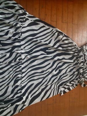 Dress L with soft fabric and belt, white