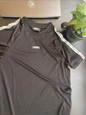 McKenzie T-shirt XS σαν καινούργιο, μαύρο και άσπρο