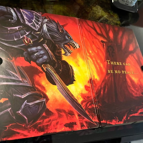 World of Warcraft Wrath of the Lich King box and case used, collectible