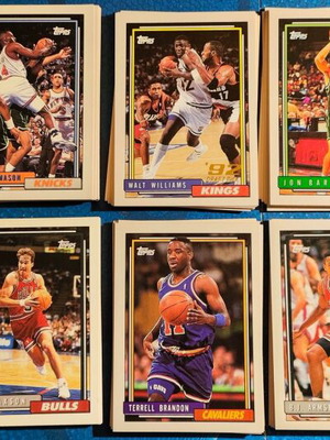 Topps 1992-93 basketball collectible cards, lot of 104, like new