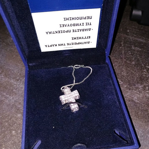 Κολιέ με διπλό σταυρό από κρύσταλλο Swarovski σαν καινούργιο, ασημί
