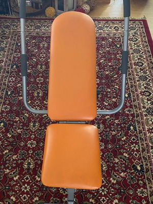 Abdominal workout bench like new with seat
