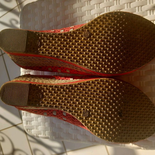 Safe Step coral platform shoes lightly used, size 38