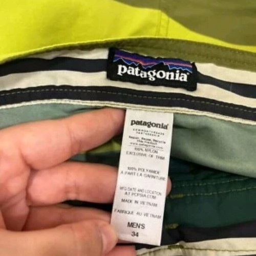 Patagonia Wavefarer Green Board Shorts men's size 34 used