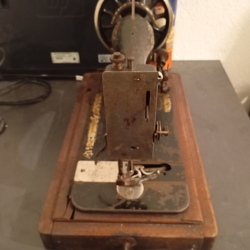 Vintage Singer sewing machine used