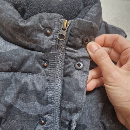 Gap puffer vest like new, size 104 cm, black and gray
