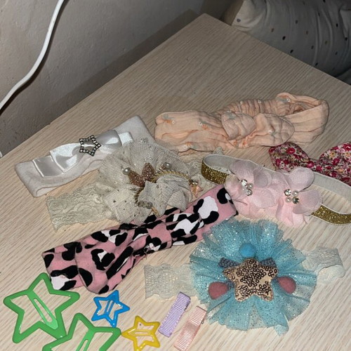 Set of 13 baby hair accessories like new