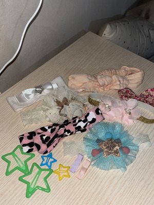 Set of 13 baby hair accessories like new