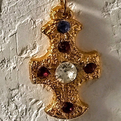 Cross with chain like new, with crystals