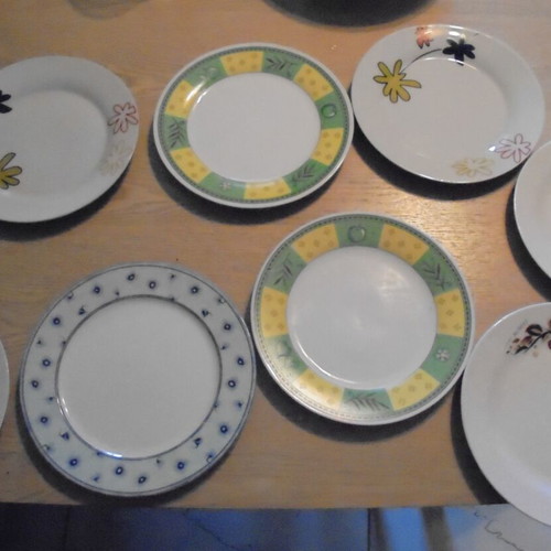 Porcelain plates used, set of 8 pieces 19.5cm with 3 Mytaras signatures