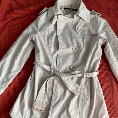 Women's beige trench coat slim fit, ends below hips, size L, like new
