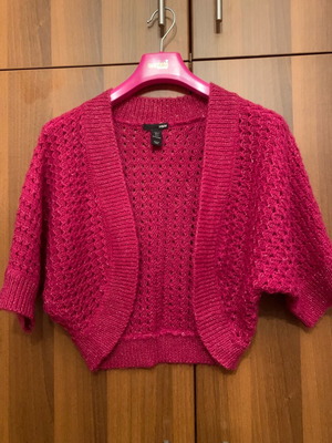 Knitted fuchsia bolero H&M like new, size small
