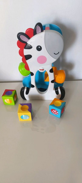 Παιχνίδι Ζέβρα Fisher price με 3 κυβακια