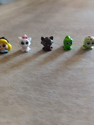Disney Doorables Squishy Figures like new