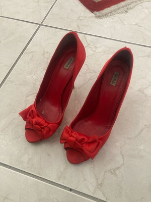 Red heels used size 40