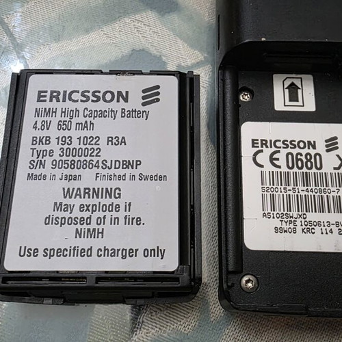 Ericsson GF 768 GSM mobile phone used, blue, battery needs replacement