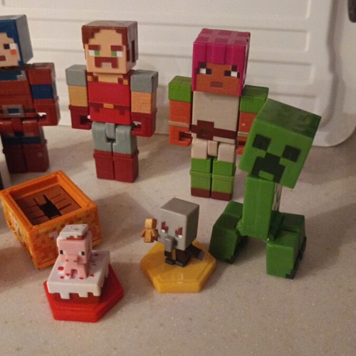 Minecraft figures like new, pack