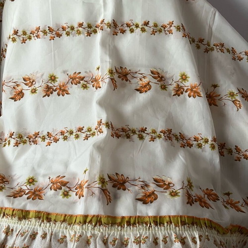 Curtain new, width 2.40m height 0.90m, unsewn