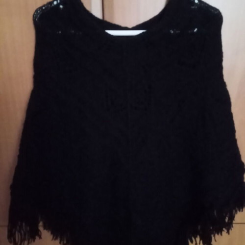 Handmade cape used with fringes, black