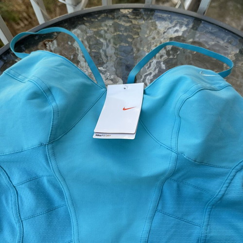 Nike top new, fits size M, blue