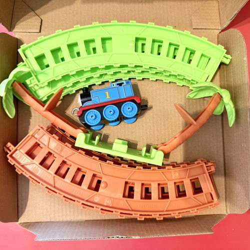 Thomas & Friends Monkey Trouble Thomas metal train set like new