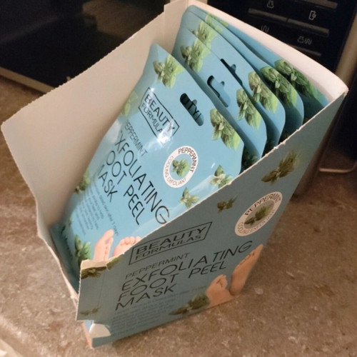 Foot spa peel mask with mint extract new