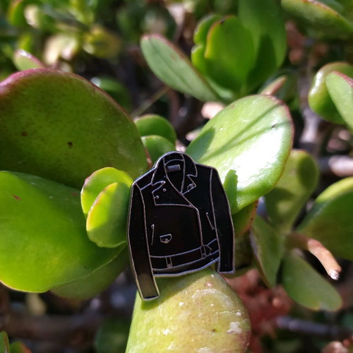 Pin brooch