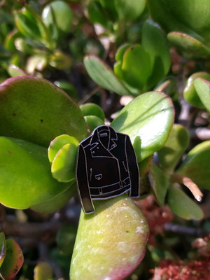 Pin brooch