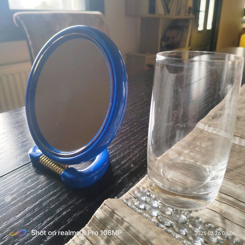 Makeup tabletop mirror used