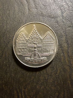 Collectible metal commemorative medal with traditional architecture design, new