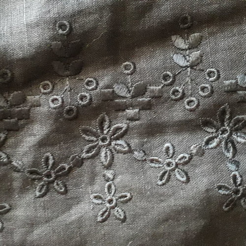 Branded small coat with guipure, very good condition